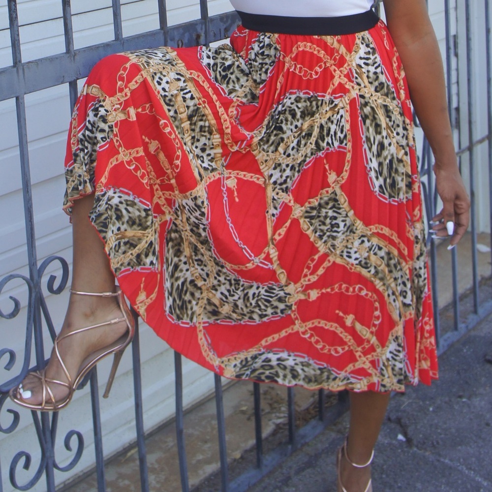 pleated skirt; cheetah skirt; chain skirt